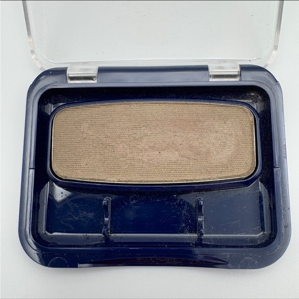 Discontinued Covergirl Professional Eye Enhancers Eyeshadow in Sage Green Fall - Picture 7 of 10